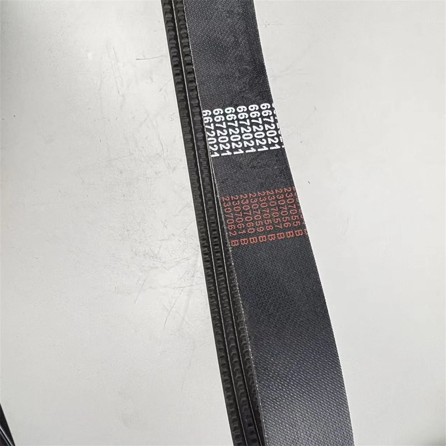 Drive Belt 6672021 for Bobcat Skid Steer Loader 430 435 751 753 763 773
Drive Belt 6672021 for Bobcat Skid Steer Loader 430 435 751 753 763 773