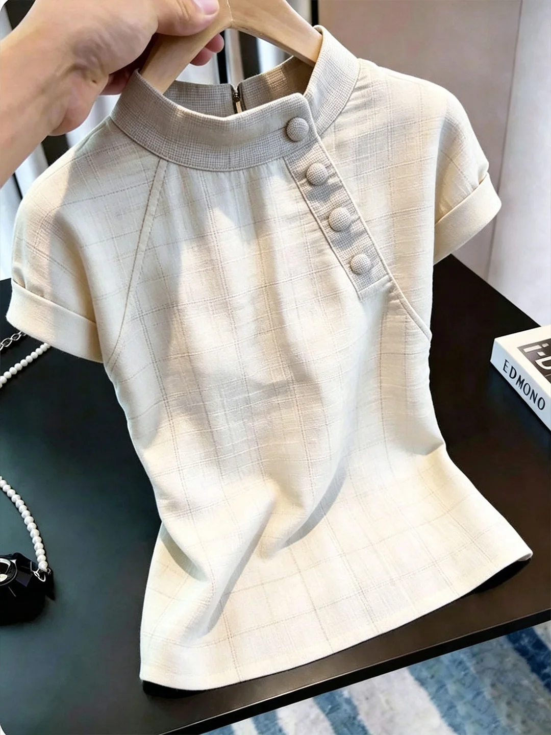 Fashionable Commute Short Sleeve Stand Collar Shirt Unique Diagonal Button Design Summer 2026 Silk Women's Top Korean Style
Fashionable Commute Short Sleeve Stand Collar Shirt Unique Diagonal Button Design Summer 2026 Silk Women's Top Korean Style