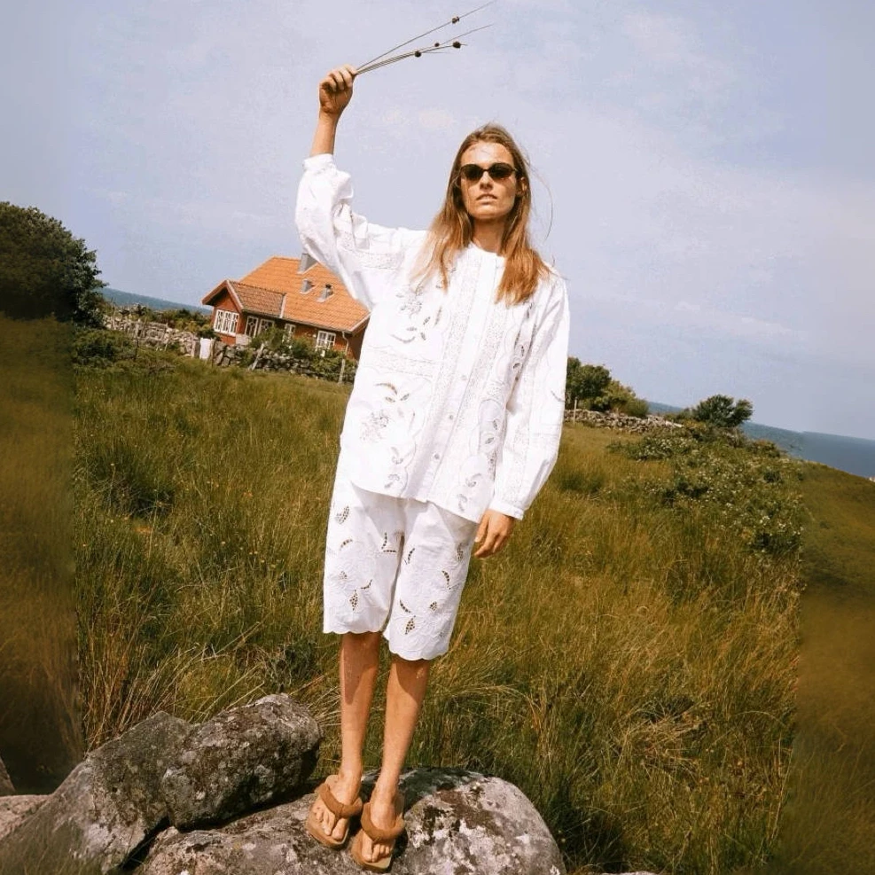 New Naturalism Siss Smock Shirt Embroidered Hollow out White Cotton Long Sleeve Women's French Style Loose Fit Breathable Sli...
New Naturalism Siss Smock Shirt Embroidered Hollow out White Cotton Long Sleeve Women's French Style Loose Fit Breathable Sli...