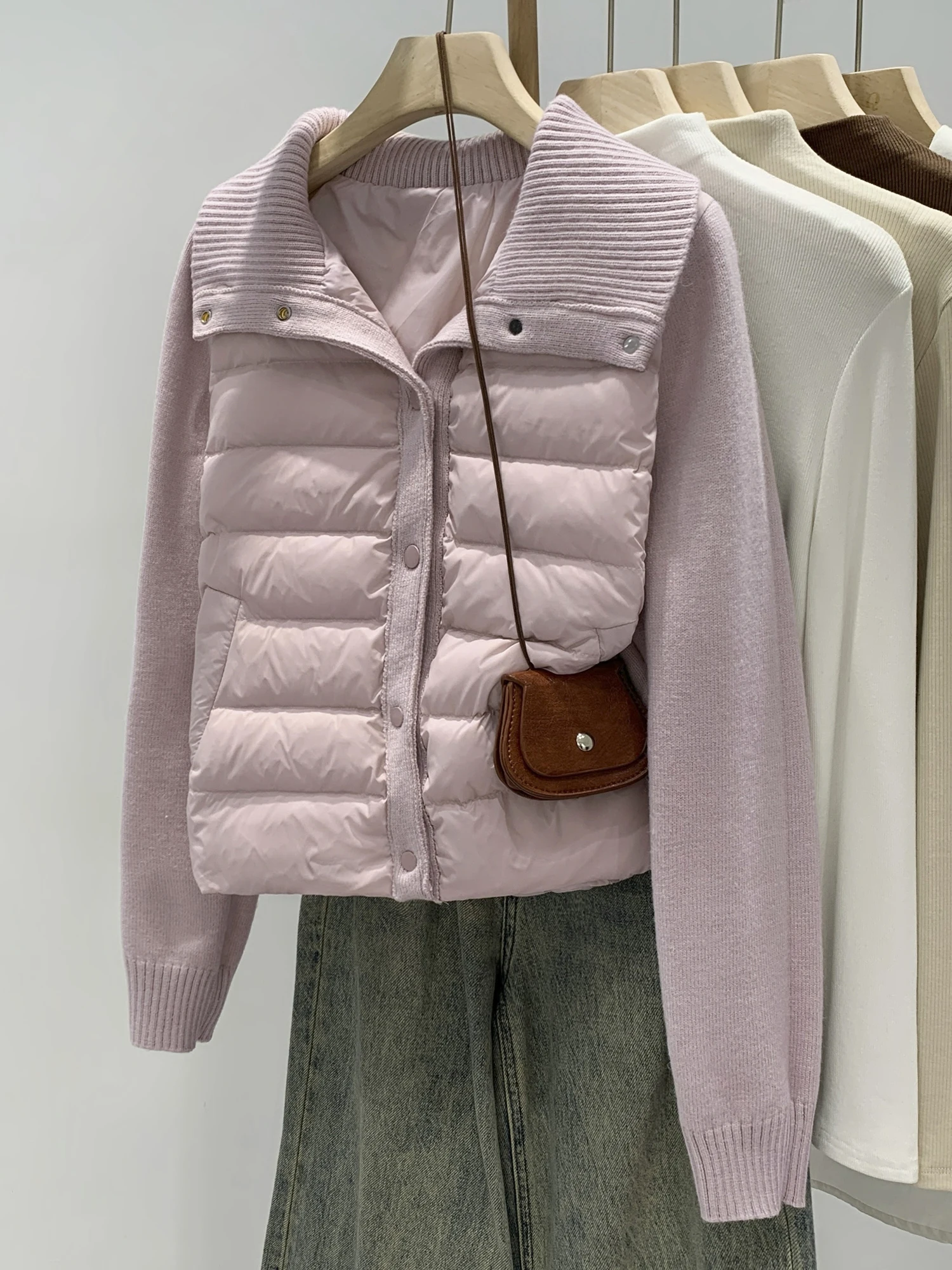 Lightweight Short Knitted Patchwork down Jacket Women's Winter Fashionable Cute Bunting Coat Comfortable Soft Zipper Closure
Lightweight Short Knitted Patchwork down Jacket Women's Winter Fashionable Cute Bunting Coat Comfortable Soft Zipper Closure