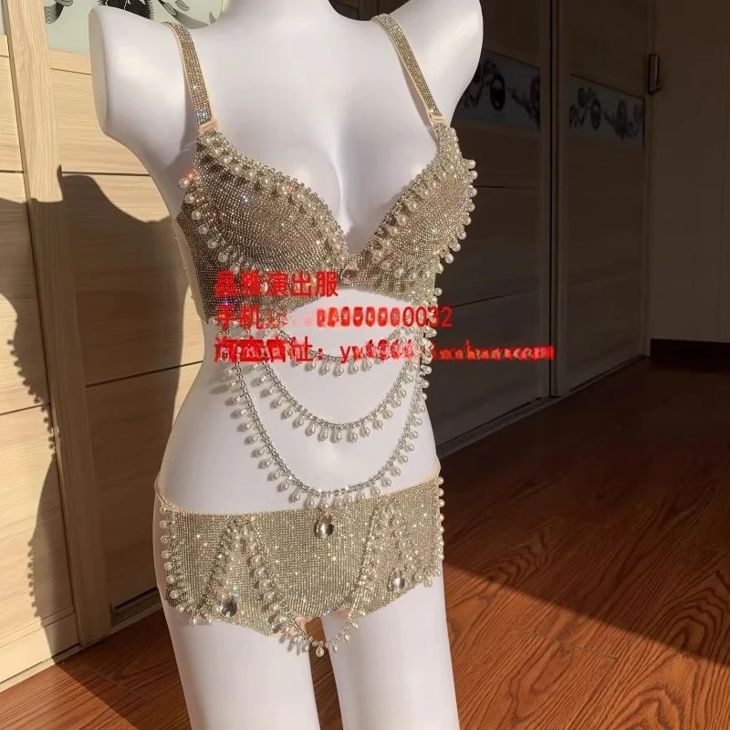 Современное бикини по индивидуальному заказу, сексуальные стразы, сверкающие яркие бриллианты, сценический бюстгальтер для живота, комплект нижнего белья, костюм для танцев на пилоне
Современное бикини по индивидуальному заказу, сексуальные стразы, сверкающие яркие бриллианты, сценический бюстгальтер для живота, комплект нижнего белья, костюм для танцев на пилоне