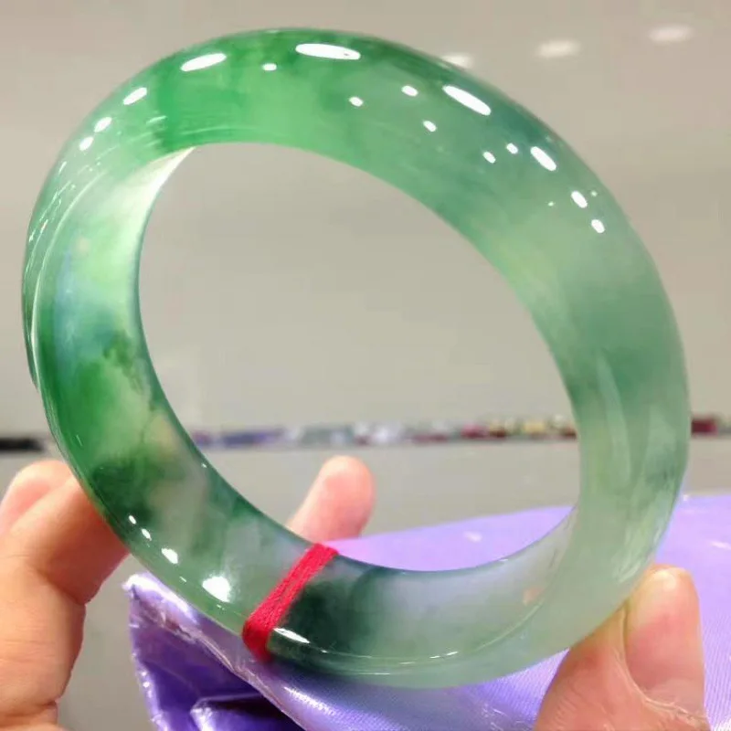 Natural Ice Yang Green Flower Jade Bracelet, Suitable for Daily Wear
Natural Ice Yang Green Flower Jade Bracelet, Suitable for Daily Wear