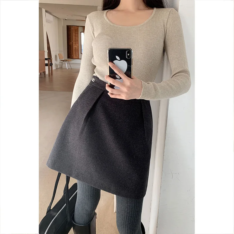Woolen short skirt for women, new autumn and winter high-waisted pleated designaSlim-fit Korean-style dress for petite women
Woolen short skirt for women, new autumn and winter high-waisted pleated designaSlim-fit Korean-style dress for petite women