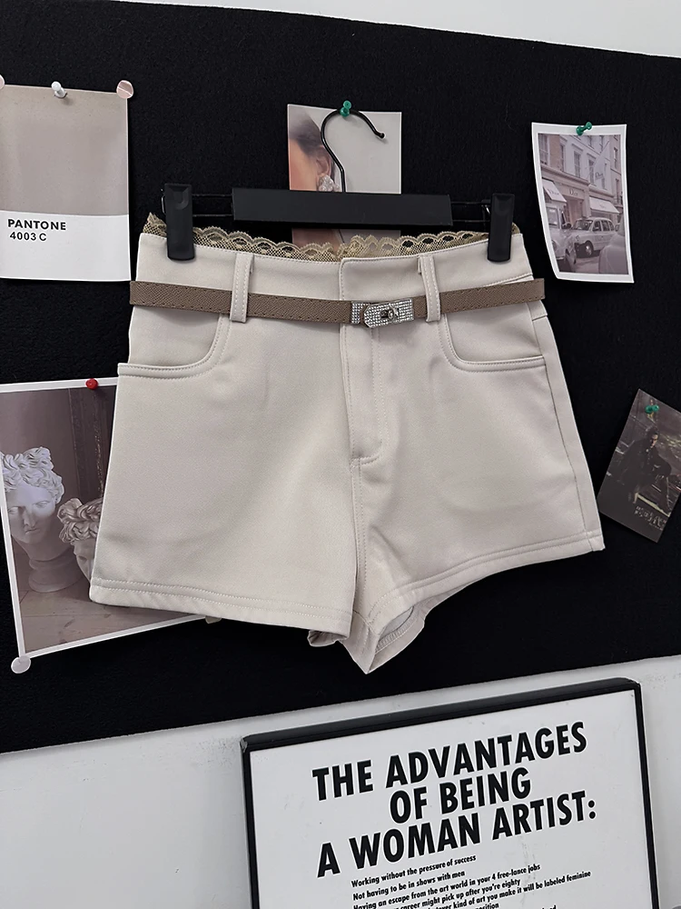 Casual Lace Trim Splice Acetate Satin Women's Shorts A-Line Wrap Hot Pants Natural Waist Zipper Closure Summer Fashion
Casual Lace Trim Splice Acetate Satin Women's Shorts A-Line Wrap Hot Pants Natural Waist Zipper Closure Summer Fashion