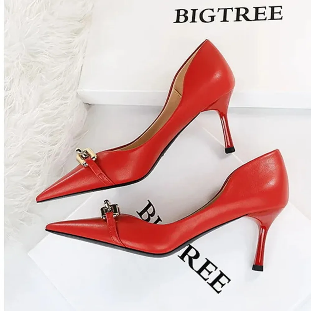 2025 Elegant Women's Shoes With Fine Heels Shallow Mouth Pointed Out Metal Buckle Decoration Single Women Shoes High Heels Pumps
2025 Elegant Women's Shoes With Fine Heels Shallow Mouth Pointed Out Metal Buckle Decoration Single Women Shoes High Heels Pumps