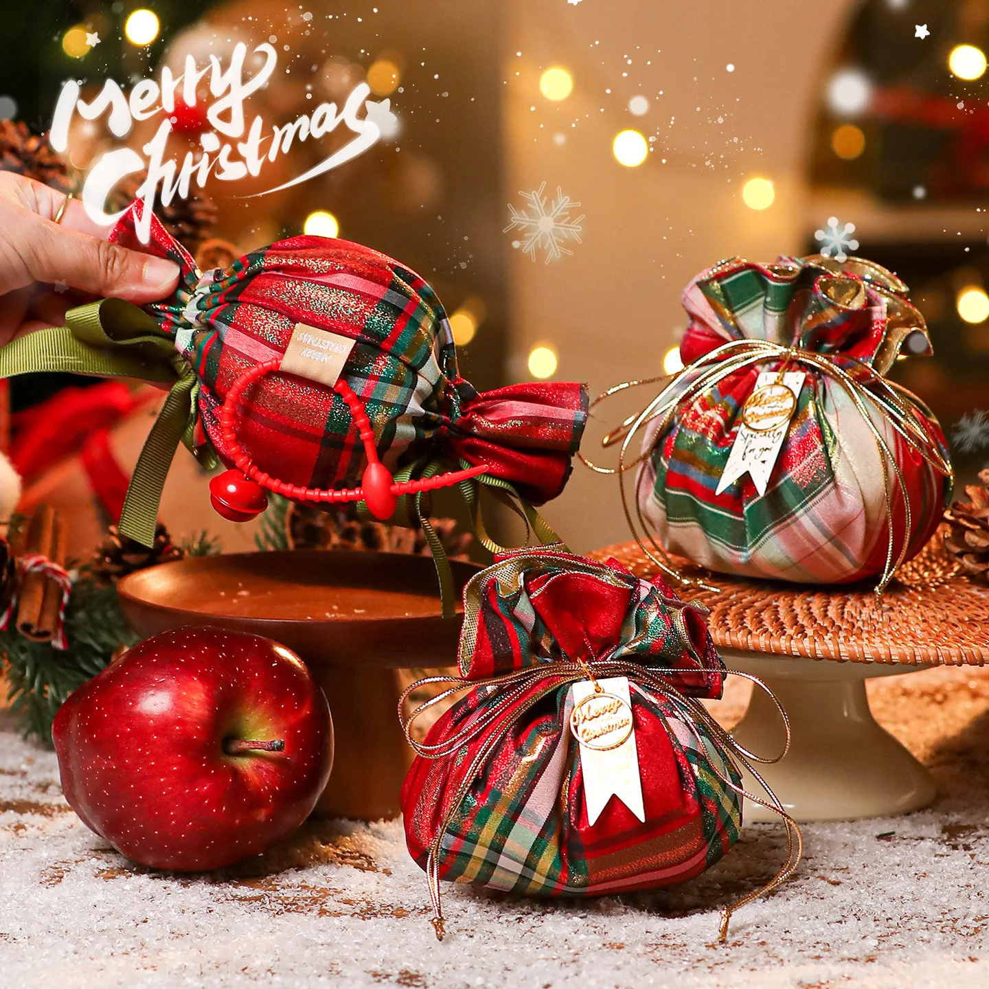 Box Bag Festive Christmas Gift Bag Portable Gift Bag For New Year Celebration Kids Gifts Holiday Treats
Box Bag Festive Christmas Gift Bag Portable Gift Bag For New Year Celebration Kids Gifts Holiday Treats