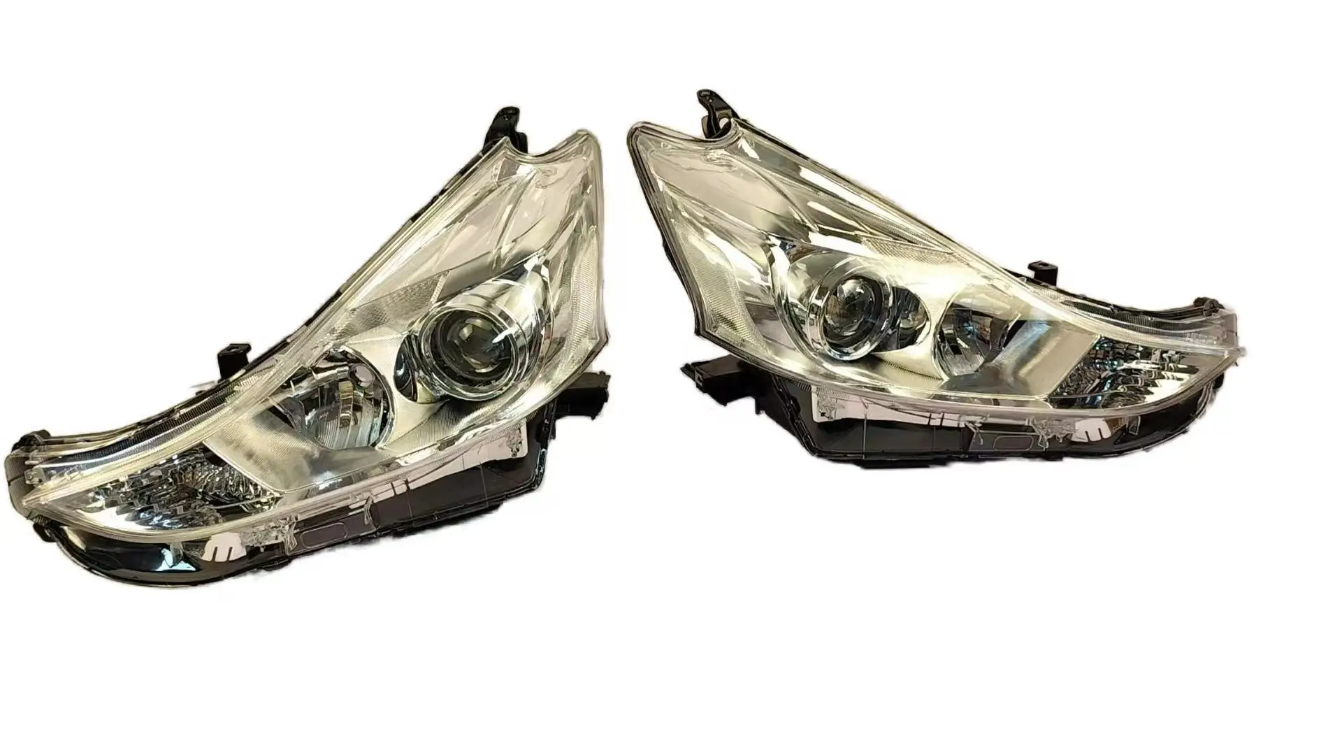 для Toyota Prius a, ZVW40W, ZVW41W,2ZRFXE, 8115047640 8113047640 , модель 2014-2021, с ангельскими глазами и 1 пара передних фар
для Toyota Prius a, ZVW40W, ZVW41W,2ZRFXE, 8115047640 8113047640 , модель 2014-2021, с ангельскими глазами и 1 пара передних фар