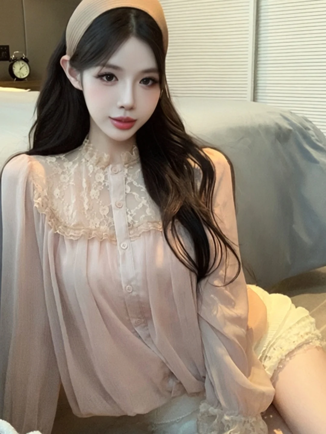 Fashionable Lace Splicing Chiffon Loose Women's Shirt Breathable Skin-Friendly Long Sleeve round Neck Color Single Button
Fashionable Lace Splicing Chiffon Loose Women's Shirt Breathable Skin-Friendly Long Sleeve round Neck Color Single Button