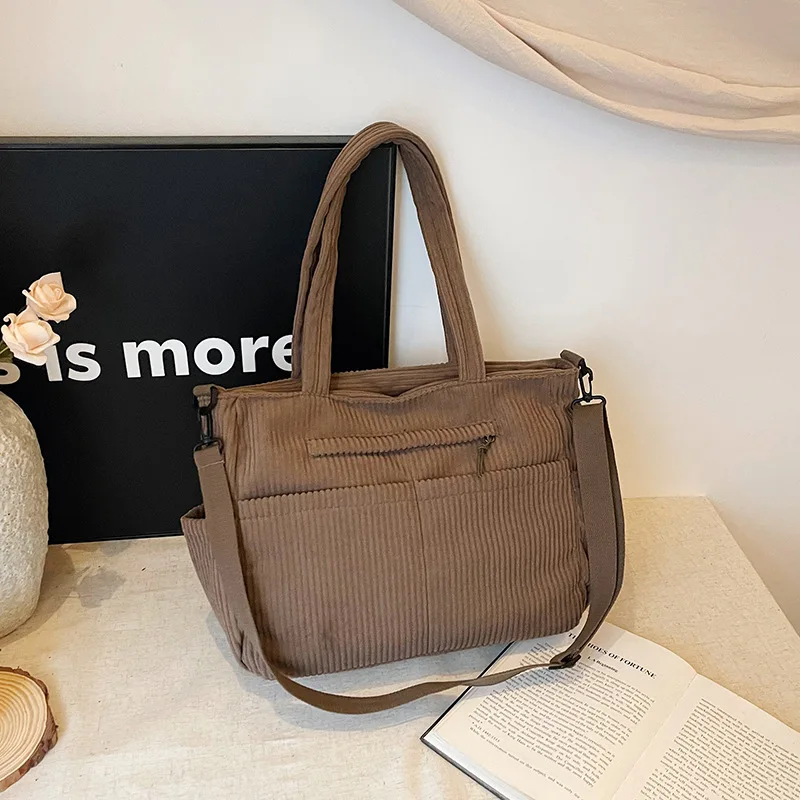 2025 New Autumn and Winter One-shoulder Crossbody Large Capacity Casual Versatile Corduroy Handbag Fashionable Commuter Tote Bag
2025 New Autumn and Winter One-shoulder Crossbody Large Capacity Casual Versatile Corduroy Handbag Fashionable Commuter Tote Bag