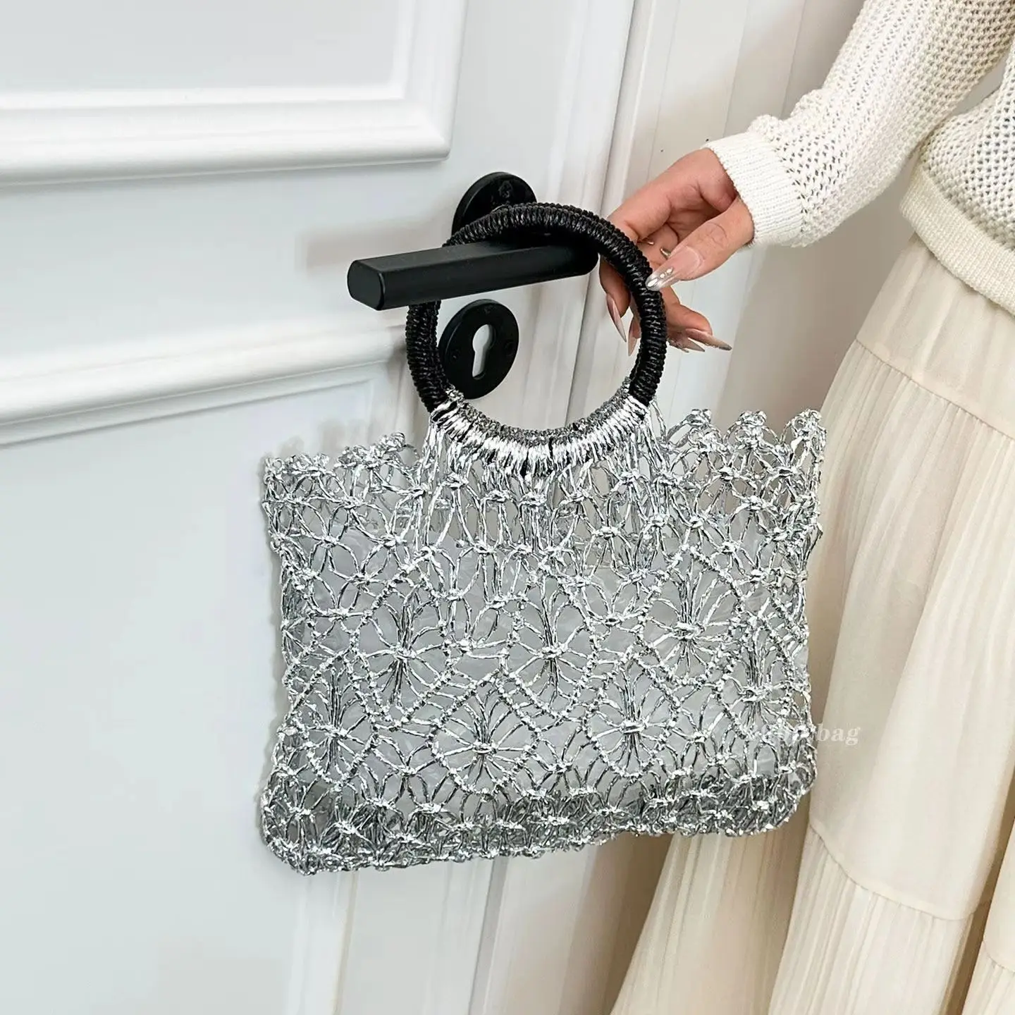 Bright Gold Hollow Woven Bag French Style Light Luxury Metallic Mesh Handbag Vacation Tote Bag Women's Small Square Bag New
Bright Gold Hollow Woven Bag French Style Light Luxury Metallic Mesh Handbag Vacation Tote Bag Women's Small Square Bag New