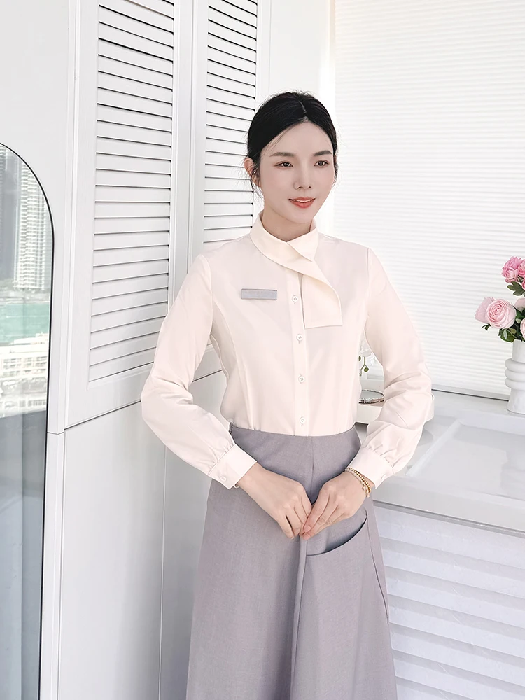 2025 New Beauty Salon Spa Uniforms Women Front Desk Beautician Overalls Korean Shopping Guide Blouse Long Skirt Set
2025 New Beauty Salon Spa Uniforms Women Front Desk Beautician Overalls Korean Shopping Guide Blouse Long Skirt Set