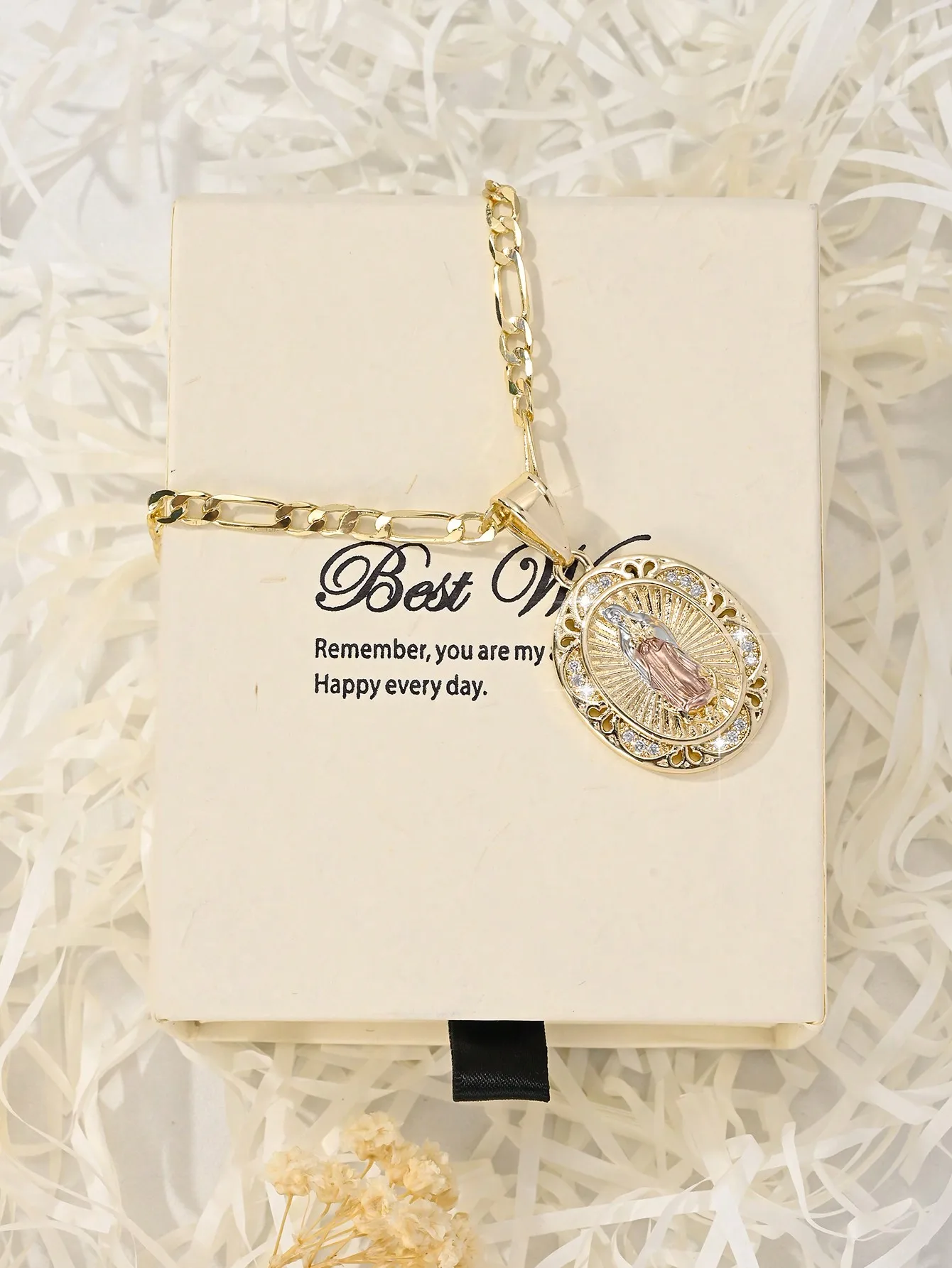 Gold-Plated Copper Alloy Oval Pendant Necklace with Religious Figure Design, Cubic Zirconia Accents
Gold-Plated Copper Alloy Oval Pendant Necklace with Religious Figure Design, Cubic Zirconia Accents