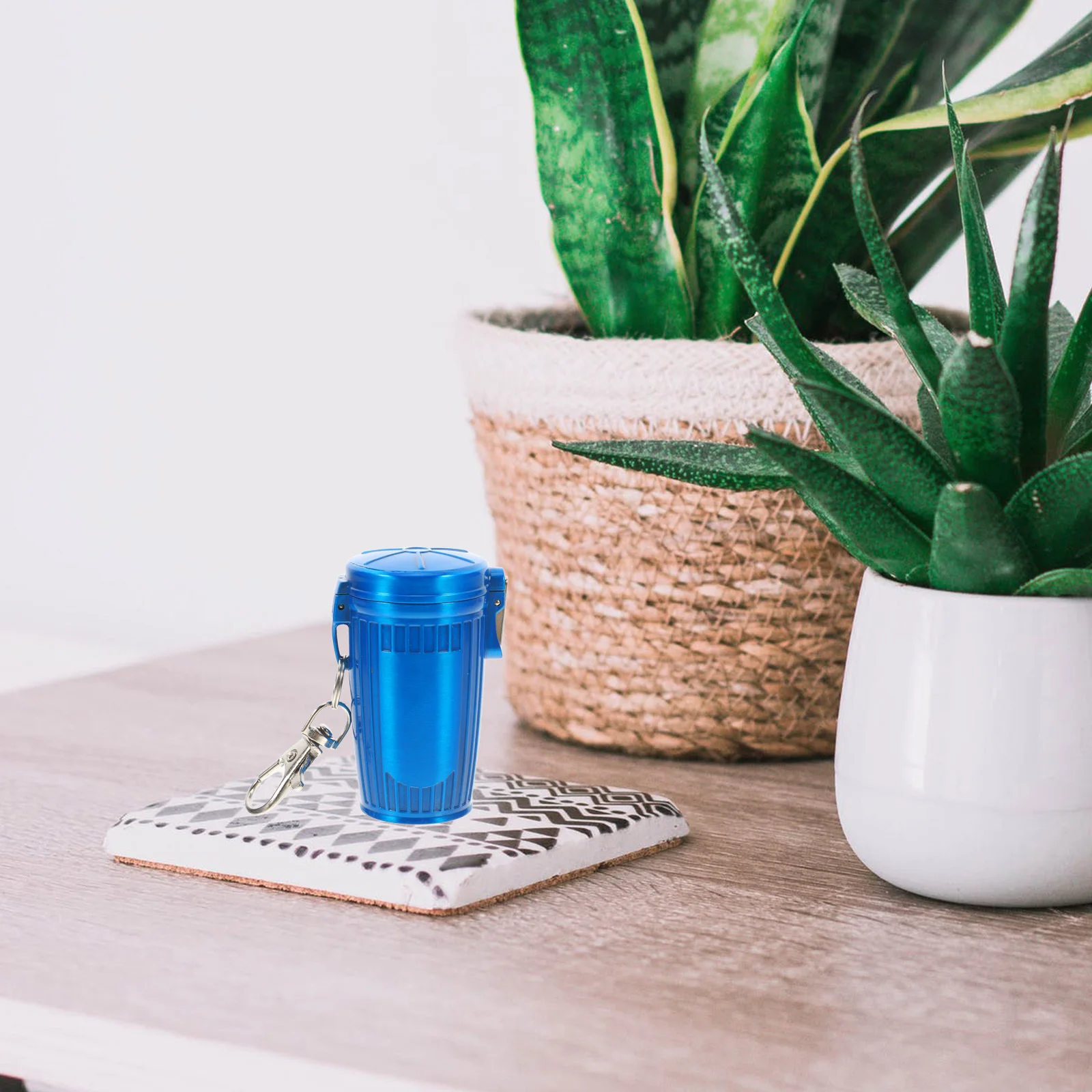 Портативная мини-пепельница, карманный мундштук, автомобиль на открытом воздухе, патио, брелок для курения, путешествий, новинка, герметичный, легкий, безопасный 
Портативная мини-пепельница, карманный мундштук, автомобиль на открытом воздухе, патио, брелок для курения, путешествий, новинка, герметичный, легкий, безопасный