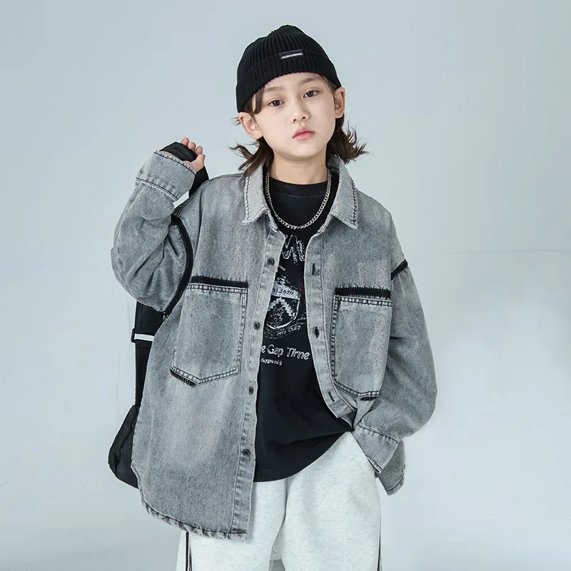 Boys Denim Jacket Spring and Autumn 2025 New Children's Lapel Trendy Casual Handsome Autumn Top Boys Loose Coat
Boys Denim Jacket Spring and Autumn 2025 New Children's Lapel Trendy Casual Handsome Autumn Top Boys Loose Coat