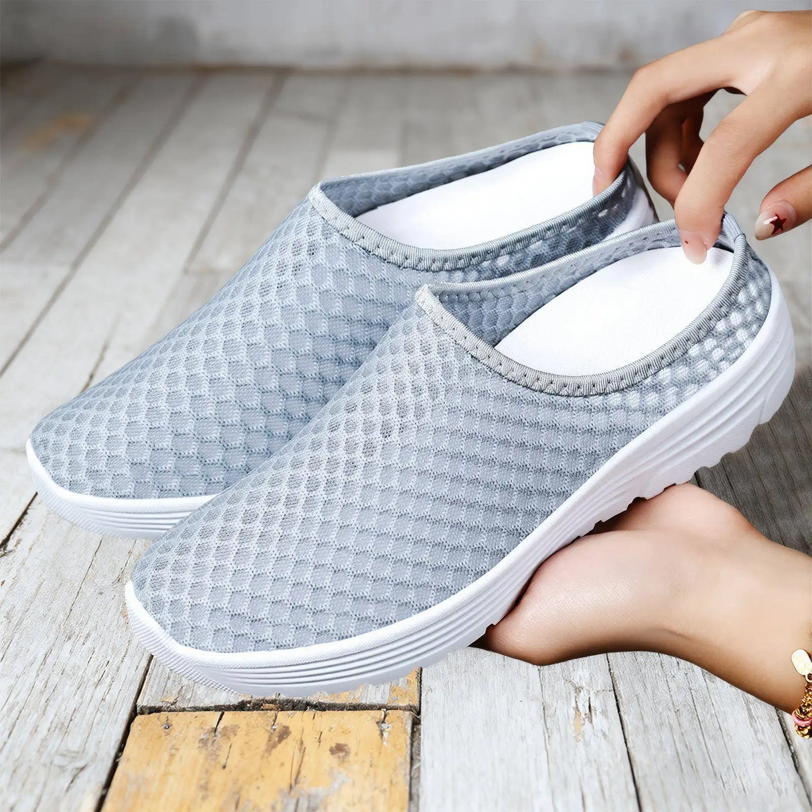 Women's Summer Breathable Mesh Slip-On Sandals Comfortable Flat Bottom Casual Shoes Simple Design Lightweight Slip-ups
Women's Summer Breathable Mesh Slip-On Sandals Comfortable Flat Bottom Casual Shoes Simple Design Lightweight Slip-ups