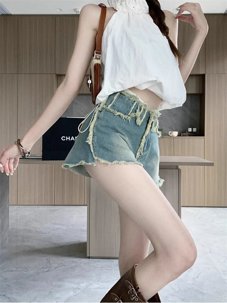 Summer Women's Edge Design Low-waisted Distressed Denim Shorts Cool Girl Mini Trousers Female Fashion Wide Leg Regular Pants
Summer Women's Edge Design Low-waisted Distressed Denim Shorts Cool Girl Mini Trousers Female Fashion Wide Leg Regular Pants