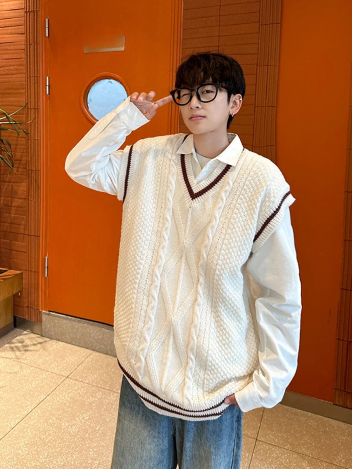 Loose Fit V-Ne Knitted Sweater Vest Men's Autumn Winter Japanese Sle Trendy Outerwear oulder Pad Knitwear
Loose Fit V-Ne Knitted Sweater Vest Men's Autumn Winter Japanese Sle Trendy Outerwear oulder Pad Knitwear