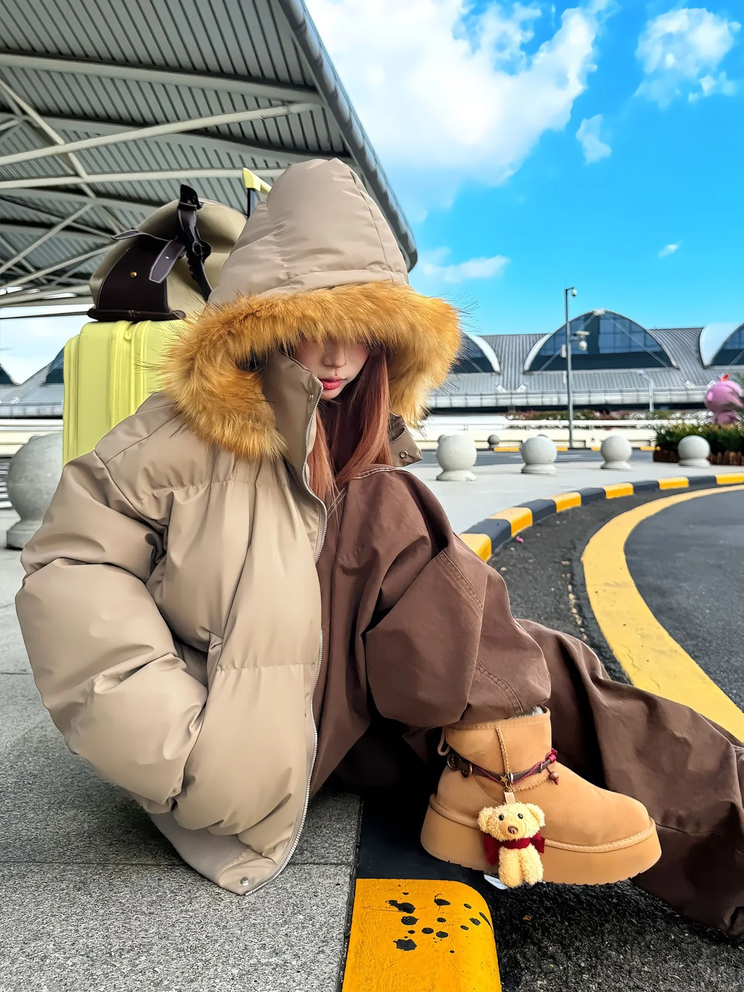 Cé Brown Super Cute ort PU Leather Fur Collar Hooded Cotton Jaet Men Women Winter Thiened Couple Outerwear
Cé Brown Super Cute ort PU Leather Fur Collar Hooded Cotton Jaet Men Women Winter Thiened Couple Outerwear
