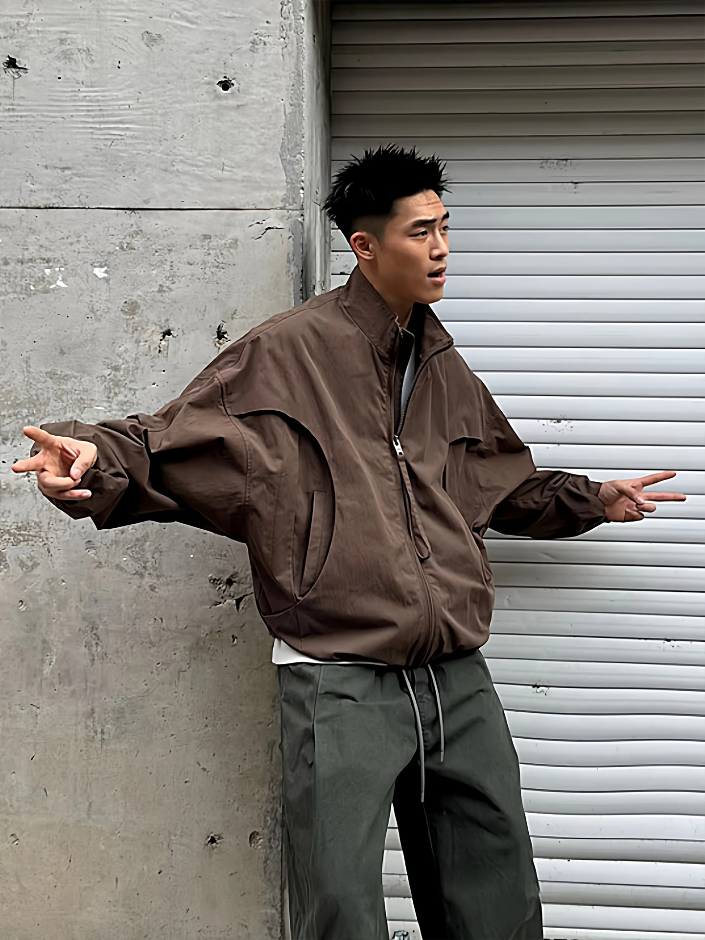 American Style Short Batwing Sleeve Jacket Men's Spring New Fashion Loose All-Match Windproof Top Stand Collar Zipper Decorated
American Style Short Batwing Sleeve Jacket Men's Spring New Fashion Loose All-Match Windproof Top Stand Collar Zipper Decorated