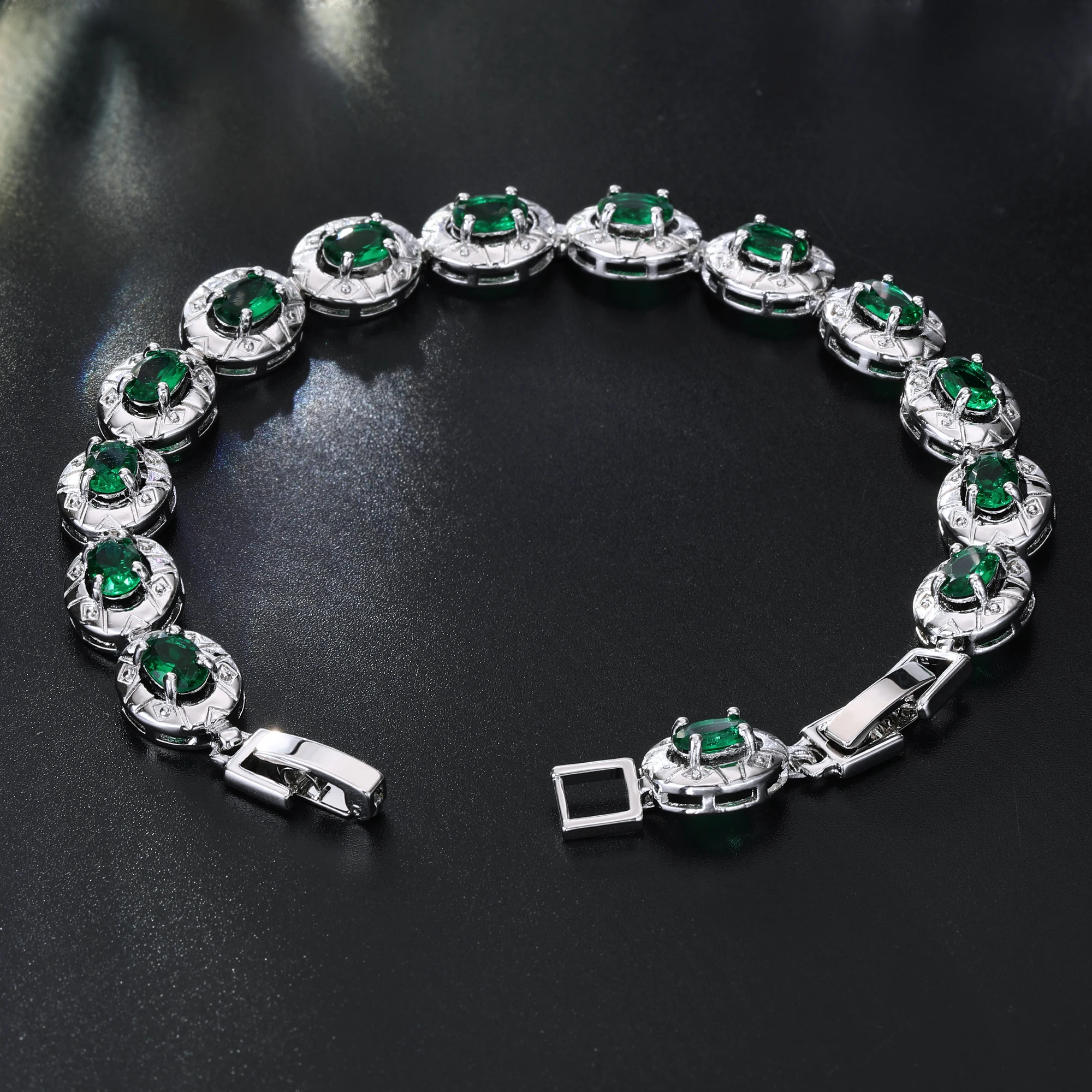 Vientiane Fashion Green Zircon Jewelry Bracelet Oval 18K White Gold Plated Women's Jewelry Bracelet
Vientiane Fashion Green Zircon Jewelry Bracelet Oval 18K White Gold Plated Women's Jewelry Bracelet