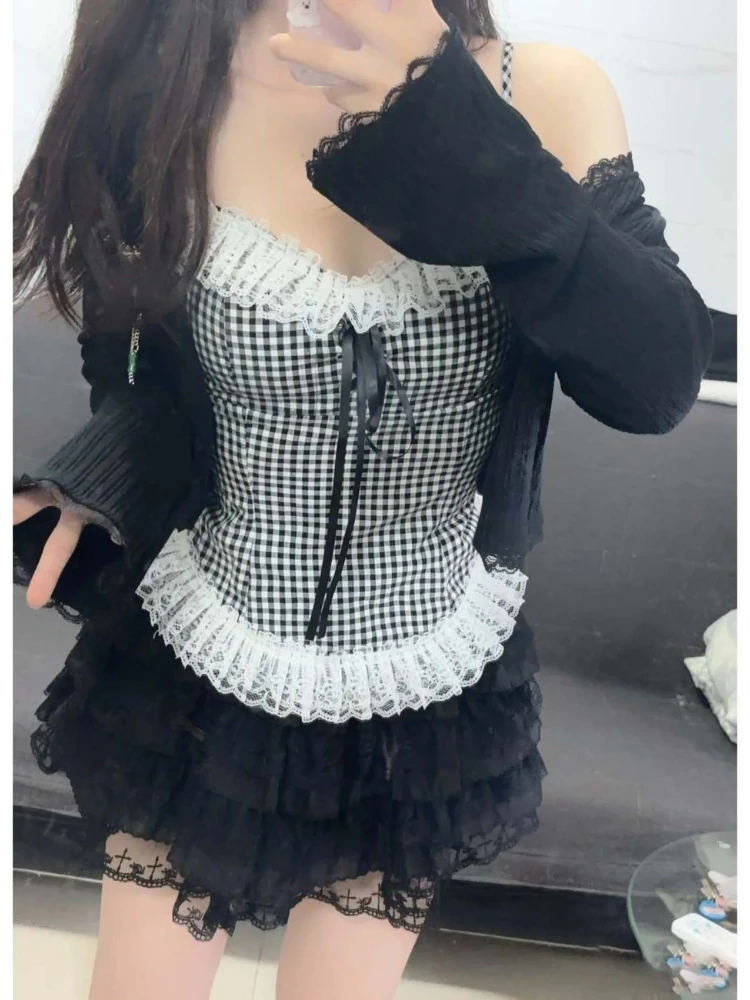 Корейская мода Y2k Sweet Lolita Style Design Женский комплект из 3 предметов клетчатые топы с лямкой на шее + кардиган с длинными рукавами + мини-юбка
Корейская мода Y2k Sweet Lolita Style Design Женский комплект из 3 предметов клетчатые топы с лямкой на шее + кардиган с длинными рукавами + мини-юбка
