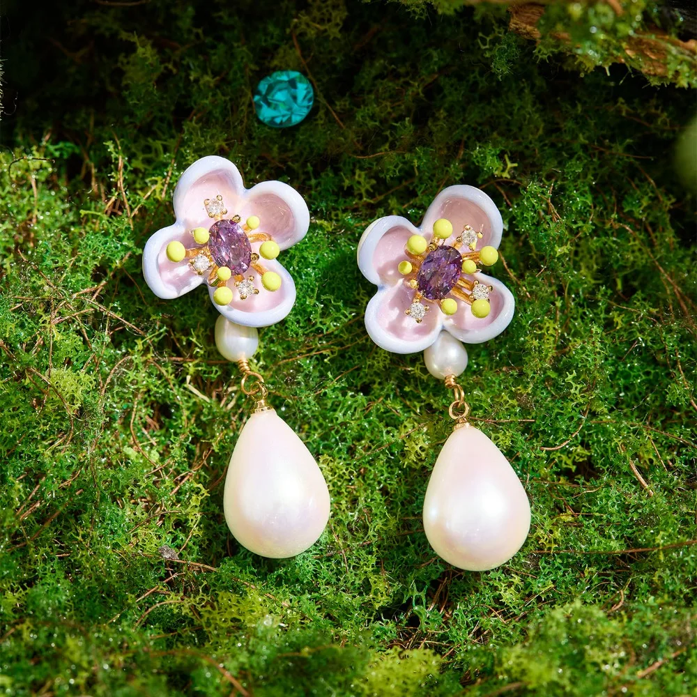 French Romantic Lilac Hand-painted Enamel Flower Earrings Pink and White Petals Waterdrop Pearl Pendant Niche Simple Earrings
French Romantic Lilac Hand-painted Enamel Flower Earrings Pink and White Petals Waterdrop Pearl Pendant Niche Simple Earrings