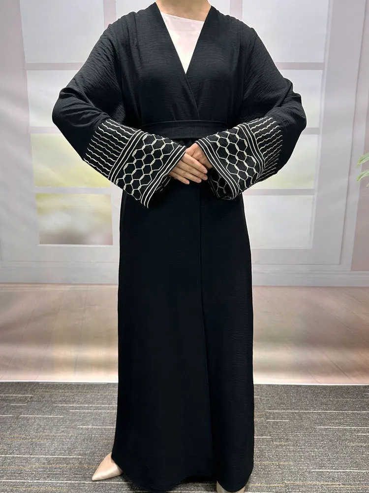 2025 Middle Eastern Muslim Clothing Fashion Elegant Pocket Cardigan Embroidered Tie Dress Robe W001
2025 Middle Eastern Muslim Clothing Fashion Elegant Pocket Cardigan Embroidered Tie Dress Robe W001
