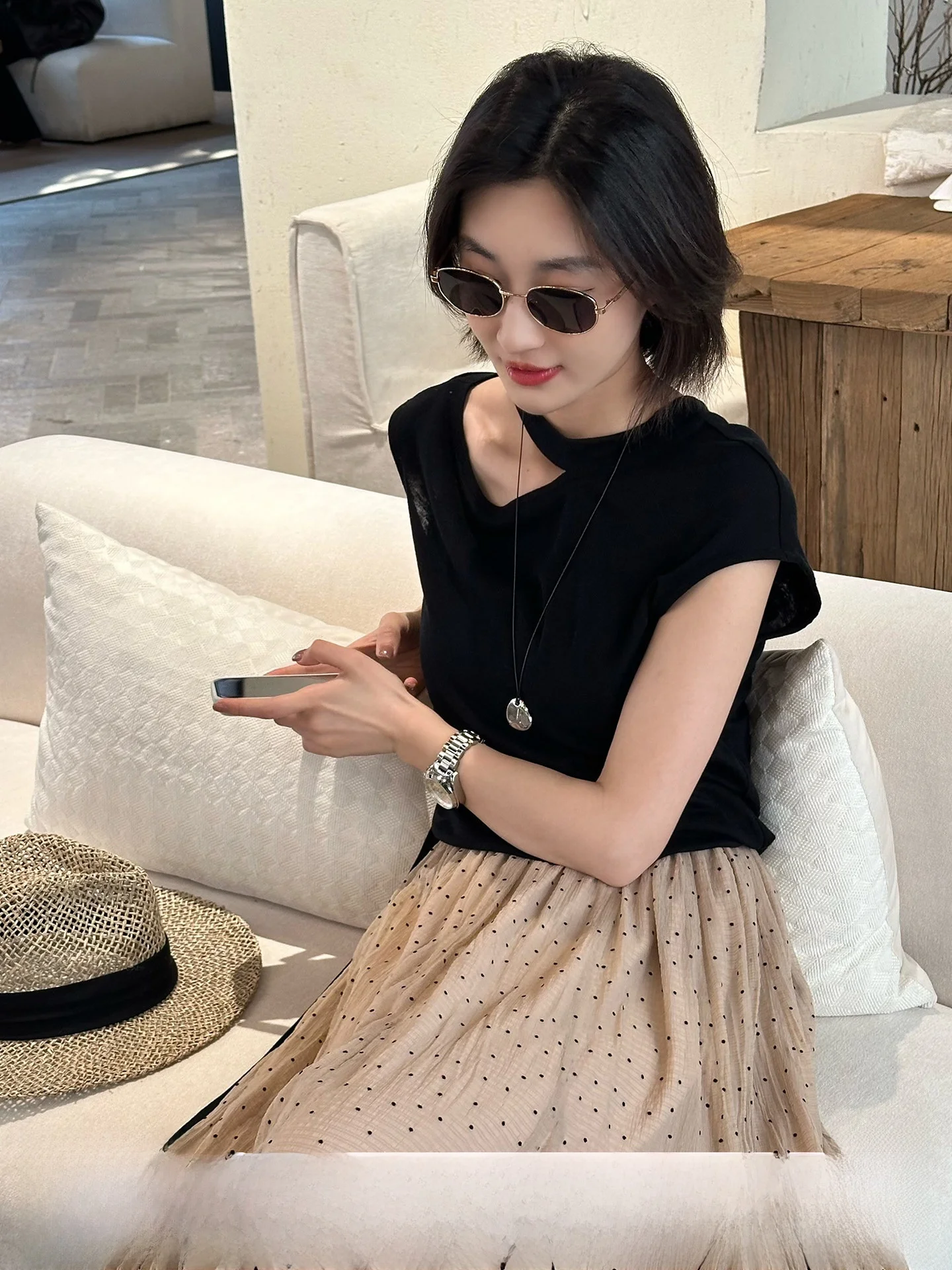 Lans【Beauty Bone】2026 Summer New Lenzing Lyocell Hollow Sash Short Sleeve Women's T-shirt Commute Style Slim Fit Polyester
Lans【Beauty Bone】2026 Summer New Lenzing Lyocell Hollow Sash Short Sleeve Women's T-shirt Commute Style Slim Fit Polyester