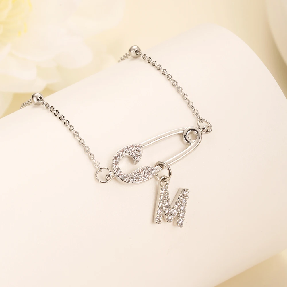 1PC INGX Luxury Micro-Pave Cubic Zirconia Pin Pendant Necklace for Women A-Z Initial Letter Necklace Women Birthday Gift for Her
1PC INGX Luxury Micro-Pave Cubic Zirconia Pin Pendant Necklace for Women A-Z Initial Letter Necklace Women Birthday Gift for Her