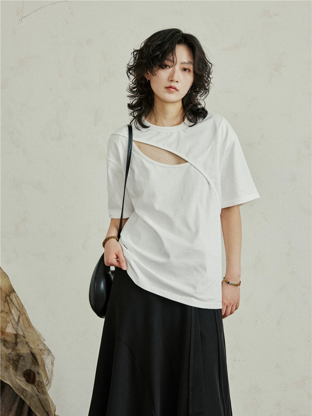 Sunvonnie Dark Style Deconstructed Hollow out Loose Sleeveless T-Shirt Casual Cotton Summer Top for Men And Women
Sunvonnie Dark Style Deconstructed Hollow out Loose Sleeveless T-Shirt Casual Cotton Summer Top for Men And Women