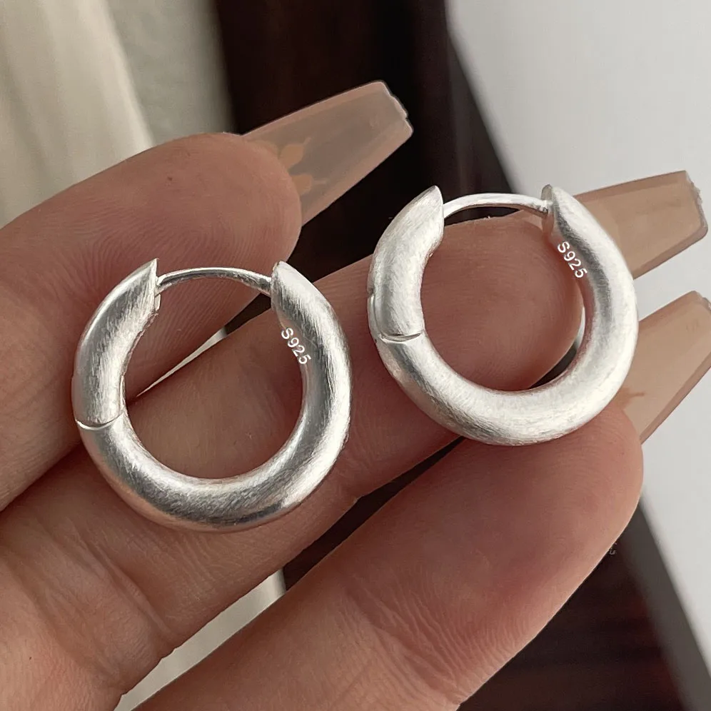 925 Sterling Silver Vintage Earrings For Women Simple Round Shinning Earring Jewelry Prevent Allergy Party Accessories Gift
925 Sterling Silver Vintage Earrings For Women Simple Round Shinning Earring Jewelry Prevent Allergy Party Accessories Gift