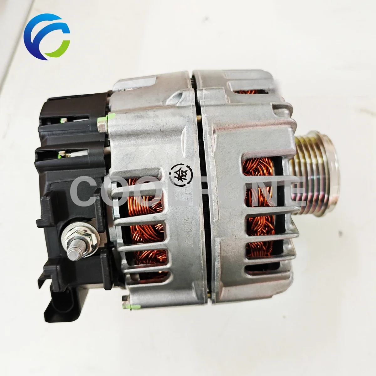 Генератор-генератор для BMW F07 F10 F18 530d 535d F12 F13 640d F01 F02 F03 F04 730d 740d N57 12318570672, 12318570673 FG23S059
Генератор-генератор для BMW F07 F10 F18 530d 535d F12 F13 640d F01 F02 F03 F04 730d 740d N57 12318570672, 12318570673 FG23S059