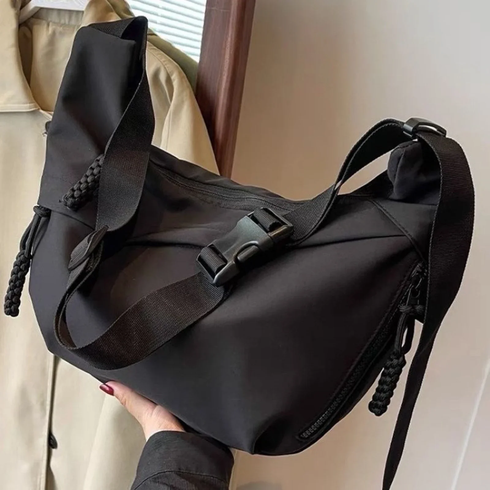 Classy Fashion Single Shoulder Bag Large Capacity Commuting Crossbody Bag Thoughtful Gift for Office Workers
Classy Fashion Single Shoulder Bag Large Capacity Commuting Crossbody Bag Thoughtful Gift for Office Workers