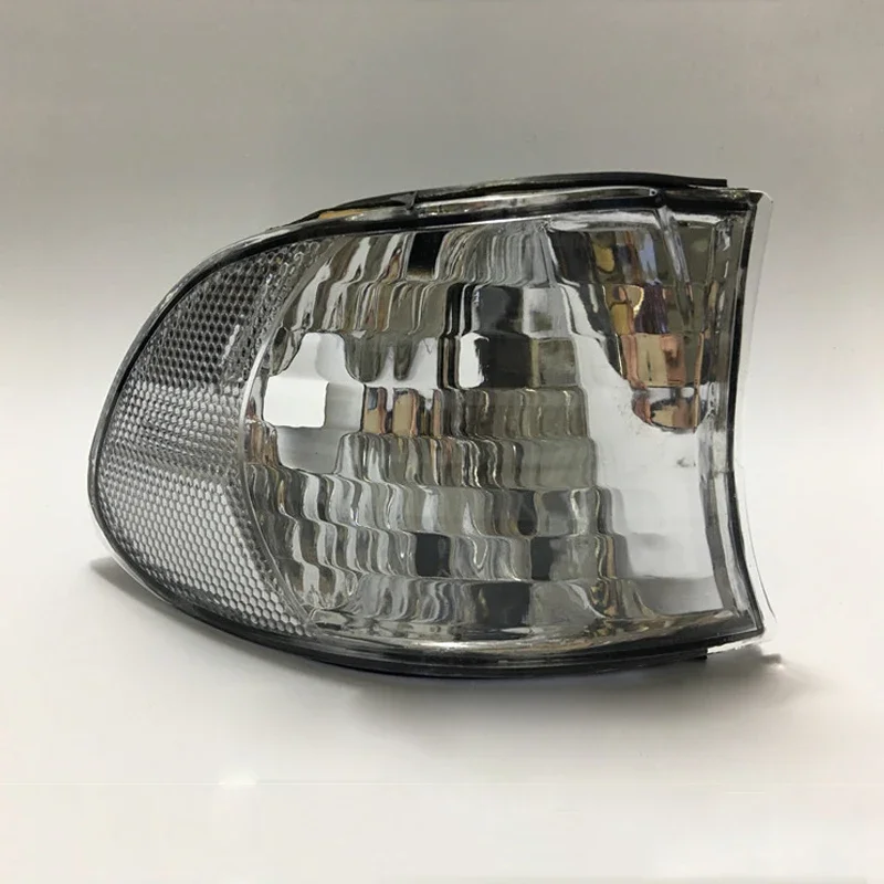 Передний угловой указатель поворота для BMW 7 E38 728il 730il 740il 750il 1995-2001 гг.
Передний угловой указатель поворота для BMW 7 E38 728il 730il 740il 750il 1995-2001 гг.