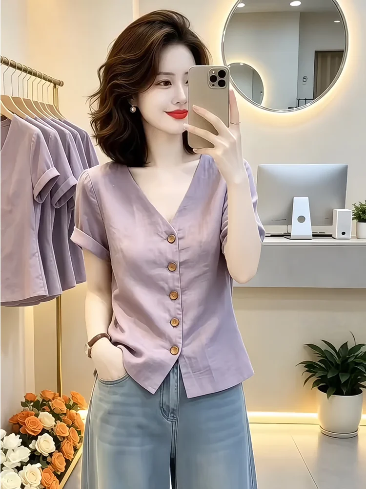 Elegant V-Neck Short Sleeve Shirt Women's Casual Style Single Button Cuffed Shirt Versatile Lightweight Summer New Arrival
Elegant V-Neck Short Sleeve Shirt Women's Casual Style Single Button Cuffed Shirt Versatile Lightweight Summer New Arrival