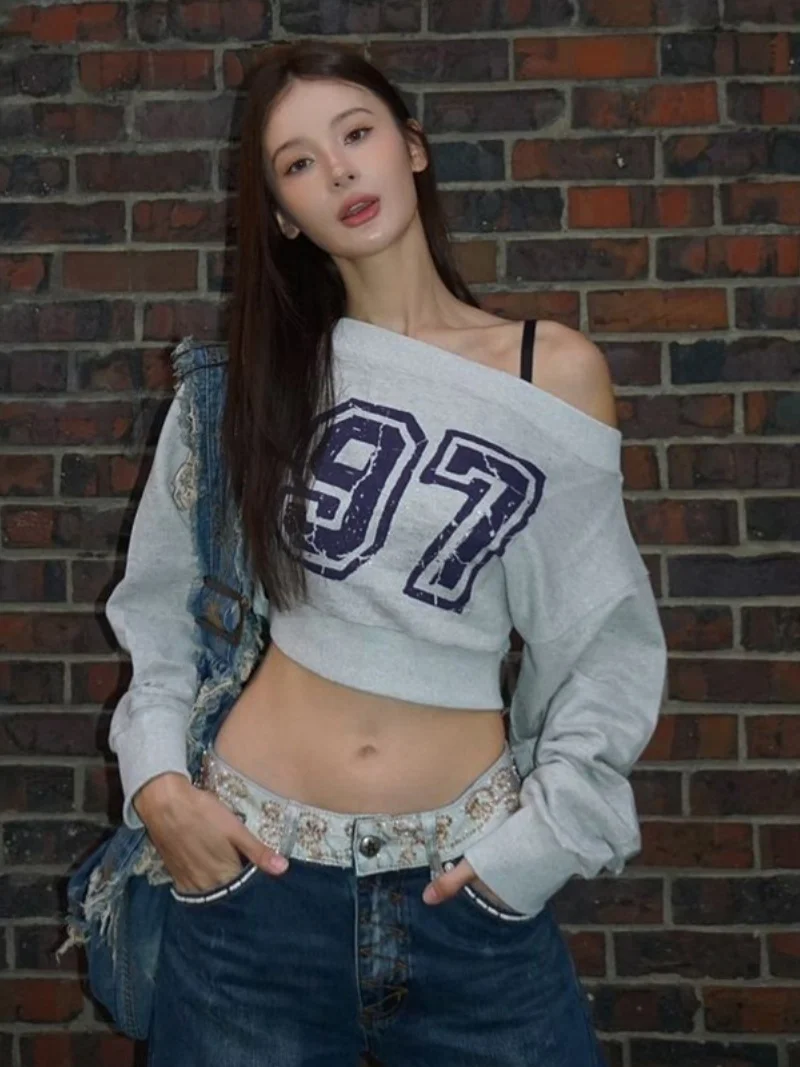 Streetwear Letter Print Sweatshirt Spring Clothes Women 2025 Skew Collar Long Sleeve Crop Top Female Casual Loose Sweatshirt Top
Streetwear Letter Print Sweatshirt Spring Clothes Women 2025 Skew Collar Long Sleeve Crop Top Female Casual Loose Sweatshirt Top
