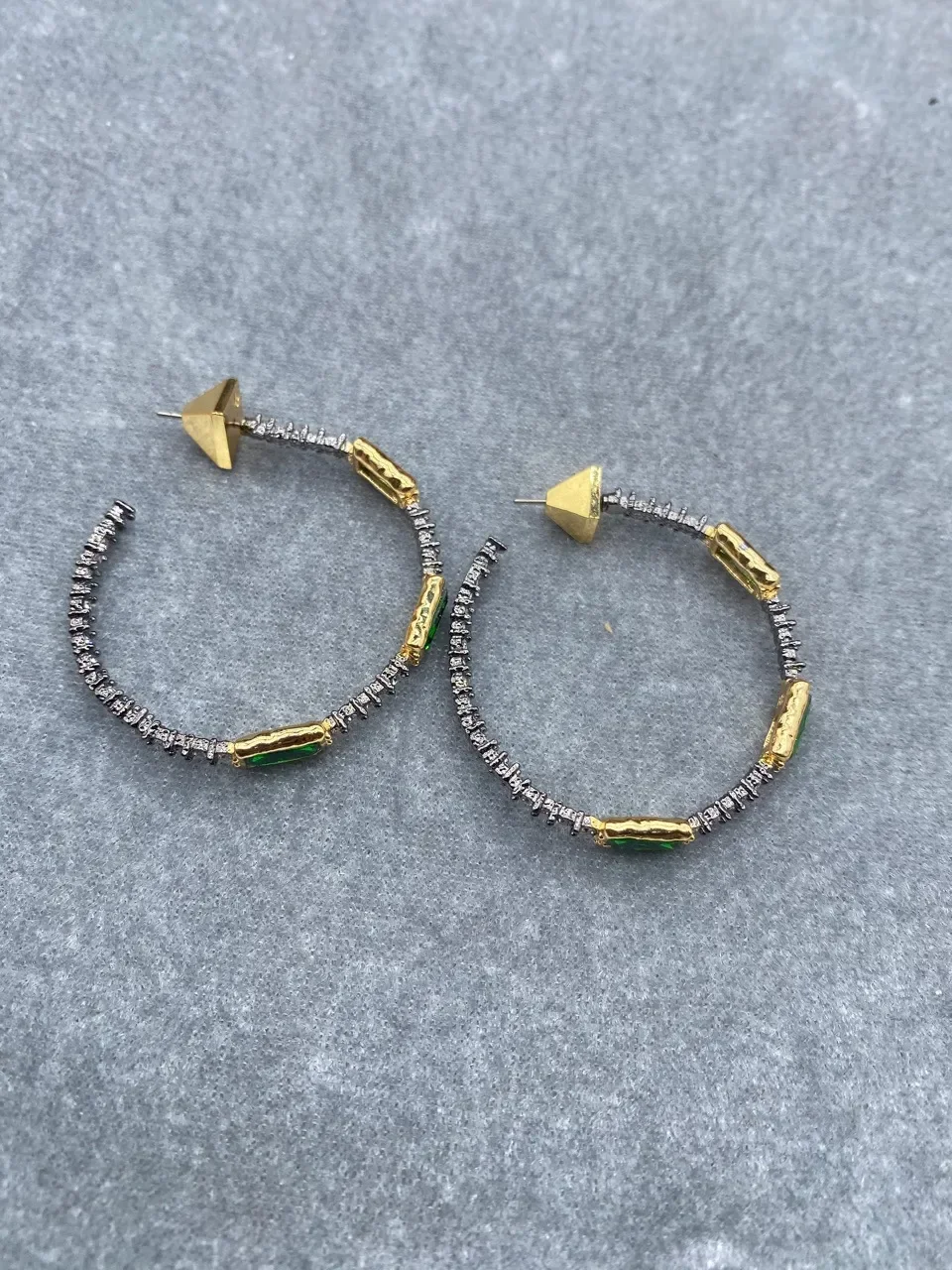 European And American Designers Create Fashion Trend Leisure Retro Zircon c Earrings Jewelry For Woman 2022 Trend
European And American Designers Create Fashion Trend Leisure Retro Zircon c Earrings Jewelry For Woman 2022 Trend