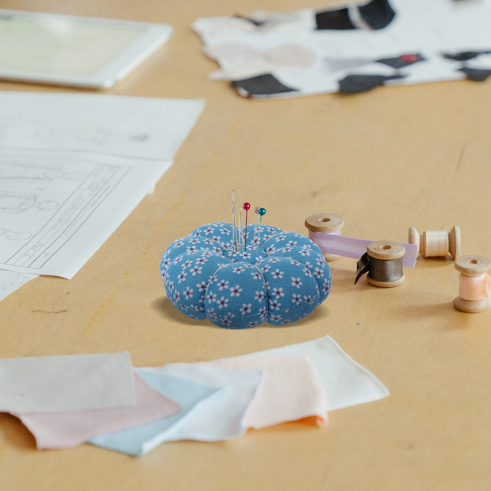 2Pcs Pastoral Needle Pad Attractive Eye Catching Pumpkin Shaped Pin Cushion for Sewing and Embroidery Embroidery Pin Cushion
2Pcs Pastoral Needle Pad Attractive Eye Catching Pumpkin Shaped Pin Cushion for Sewing and Embroidery Embroidery Pin Cushion