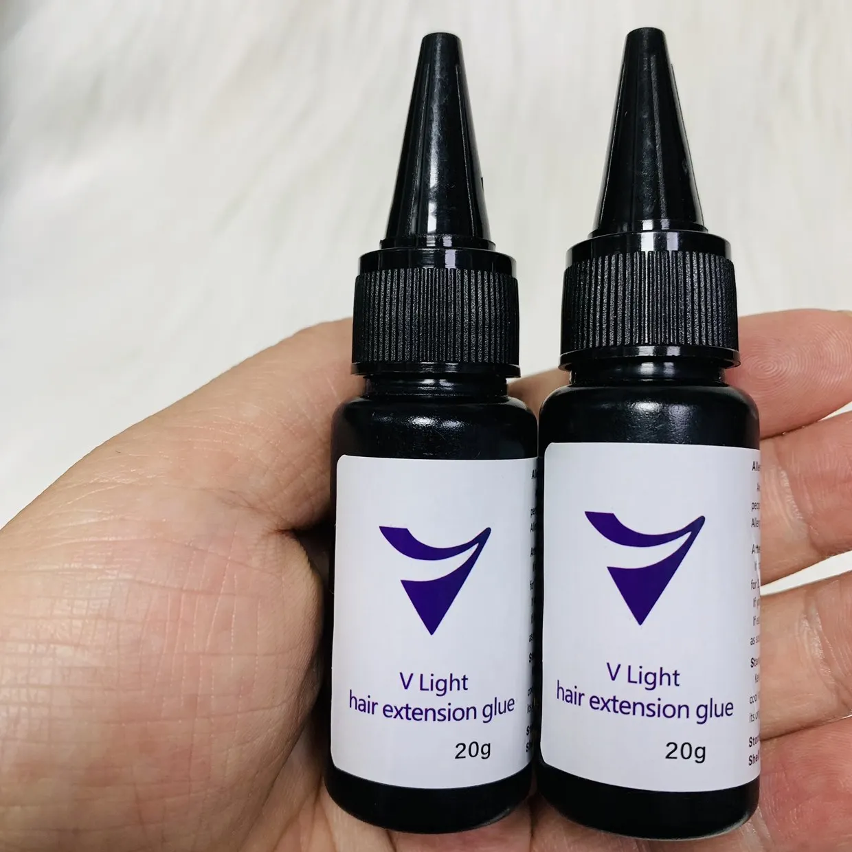 V-Light Technology Hair Extension Clear Wig glue 20g V-light Traceless tool for tape Hair Extension Fast Grafting Tool
V-Light Technology Hair Extension Clear Wig glue 20g V-light Traceless tool for tape Hair Extension Fast Grafting Tool