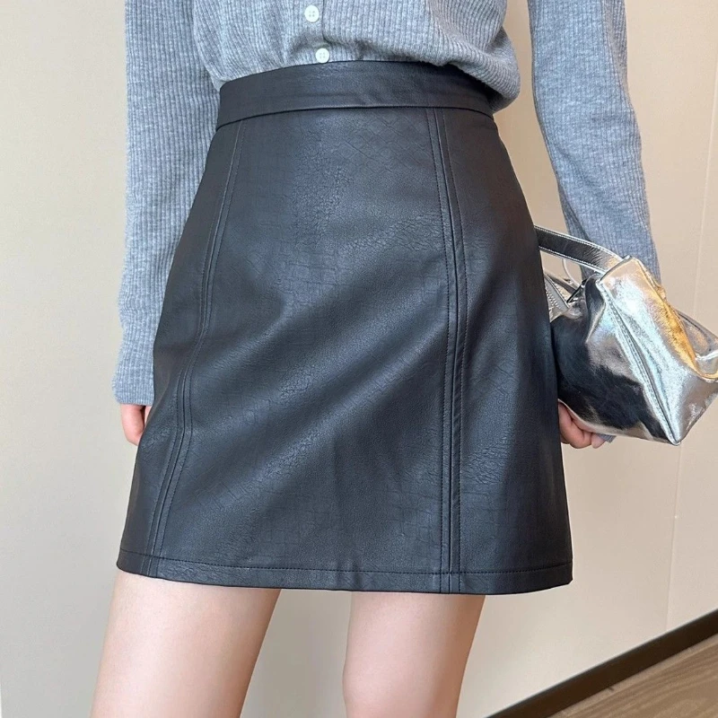 Simplicity Office Lady Autumn Winter Women Solid Zipper Korean Fashion High Waist Short Slim A-line PU Leather Hip Wrap Skirt
Simplicity Office Lady Autumn Winter Women Solid Zipper Korean Fashion High Waist Short Slim A-line PU Leather Hip Wrap Skirt