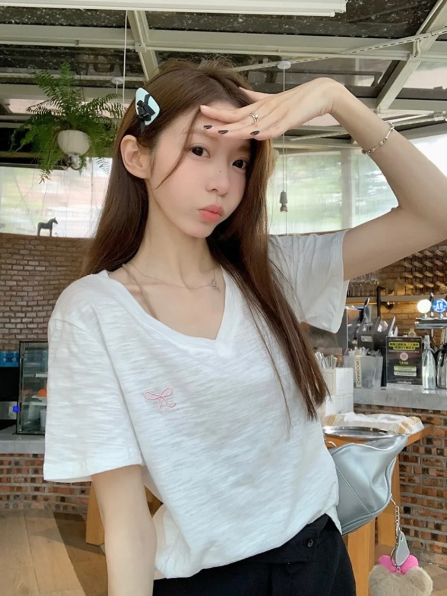 Graphic Bow Embroidery V-neck Loose T-Shirt Summer Women Casual T Shirts Top #korean y2k cloth e-girl fairycore 2000s aesthetic
Graphic Bow Embroidery V-neck Loose T-Shirt Summer Women Casual T Shirts Top #korean y2k cloth e-girl fairycore 2000s aesthetic