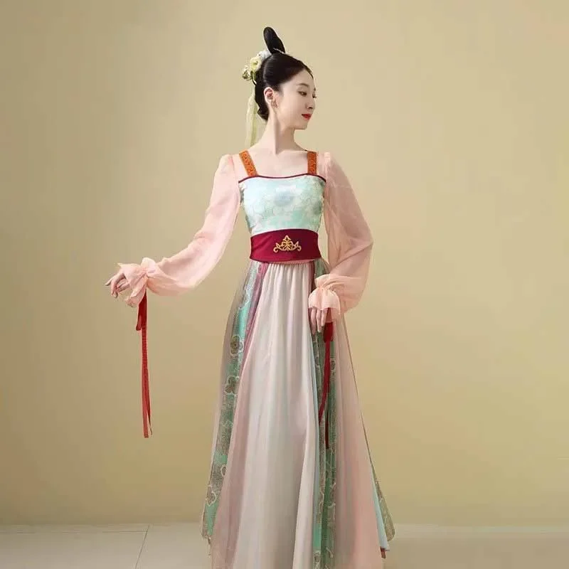 Chinese style folk dance dress Classical dancer performance costumes for women practice dance clothes 2025 new
Chinese style folk dance dress Classical dancer performance costumes for women practice dance clothes 2025 new
