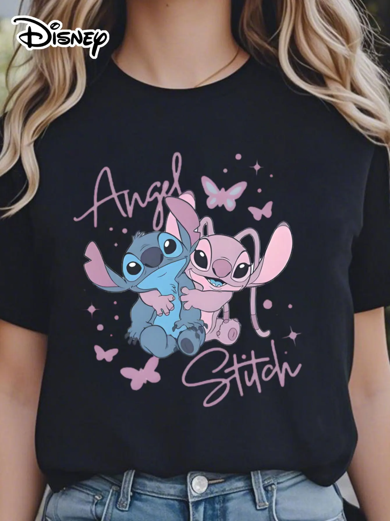 2025 Женская повседневная удобная уникальная черная футболка с круглым вырезом и короткими рукавами с принтом Disney с уникальным улыбающимся лицом 
2025 Женская повседневная удобная уникальная черная футболка с круглым вырезом и короткими рукавами с принтом Disney с уникальным улыбающимся лицом