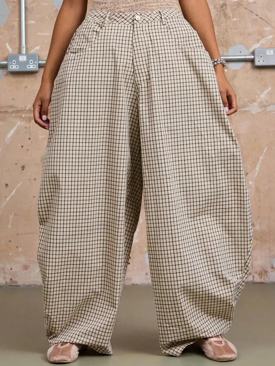 Low Rise Baggy Wide Leg Checkered Trousers Women Casual Oversized Pants
Low Rise Baggy Wide Leg Checkered Trousers Women Casual Oversized Pants
