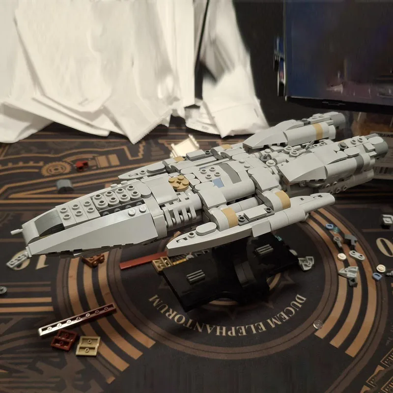 MOC 2004 Battlestar Galactica Midi-Scale Building Blocks Kit from Star Battles Home One Starcruiser DIY Bricks Model Toys Gifts
MOC 2004 Battlestar Galactica Midi-Scale Building Blocks Kit from Star Battles Home One Starcruiser DIY Bricks Model Toys Gifts