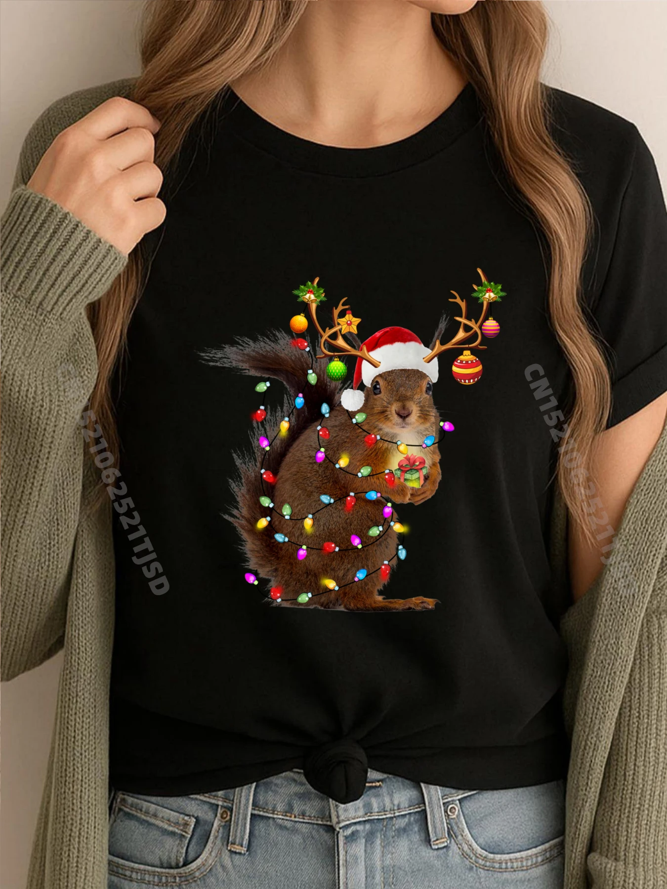Забавная белка, рождественский олень, рождественские огни, пижамы, винтажные футболки, удобная рождественская футболка для женщин
Забавная белка, рождественский олень, рождественские огни, пижамы, винтажные футболки, удобная рождественская футболка для женщин