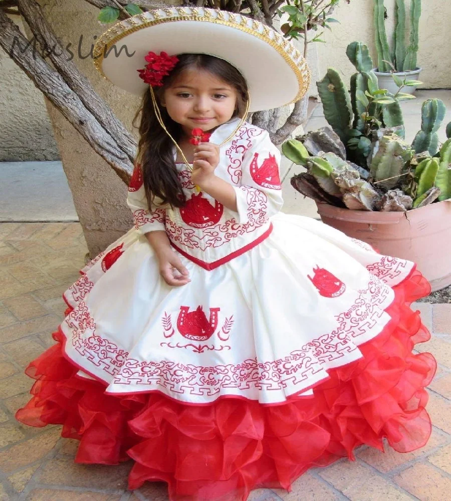 Mexican Red Embroidery Flower Girls Dress 2025 Vestido Mini Charro Quinceañera Dress Luxury Escaramuza Birthday Party Customized
Mexican Red Embroidery Flower Girls Dress 2025 Vestido Mini Charro Quinceañera Dress Luxury Escaramuza Birthday Party Customized