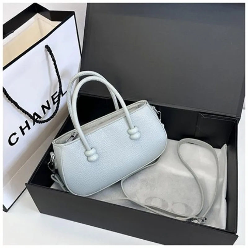 High-End Minimalist Stylish Clutch Mini Vintage Fashionable Diaper Bag For Women Crossbody Handbag Luxury Designer
High-End Minimalist Stylish Clutch Mini Vintage Fashionable Diaper Bag For Women Crossbody Handbag Luxury Designer