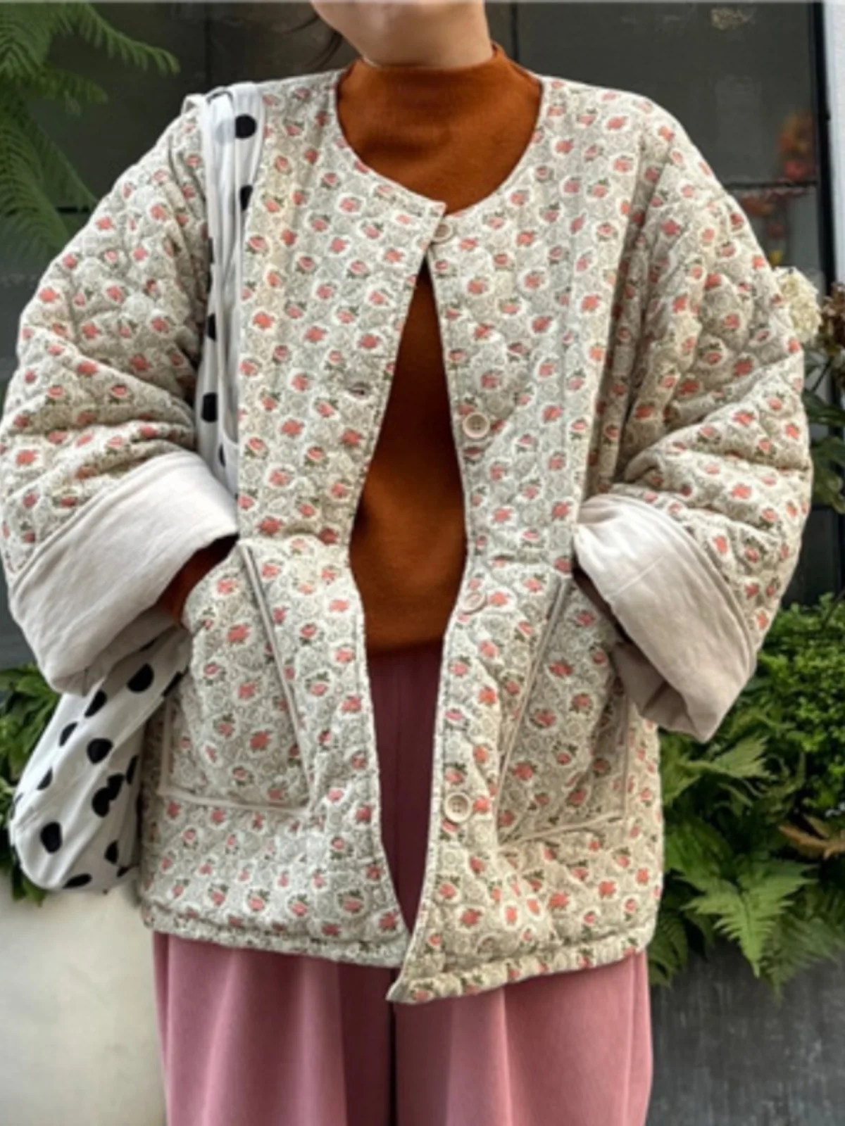 Retro Floral Print Linen Cotton Jaet Women's Winter Thiened No Collar Cotton Top Gentle Wind Small Flower Pattern
Retro Floral Print Linen Cotton Jaet Women's Winter Thiened No Collar Cotton Top Gentle Wind Small Flower Pattern