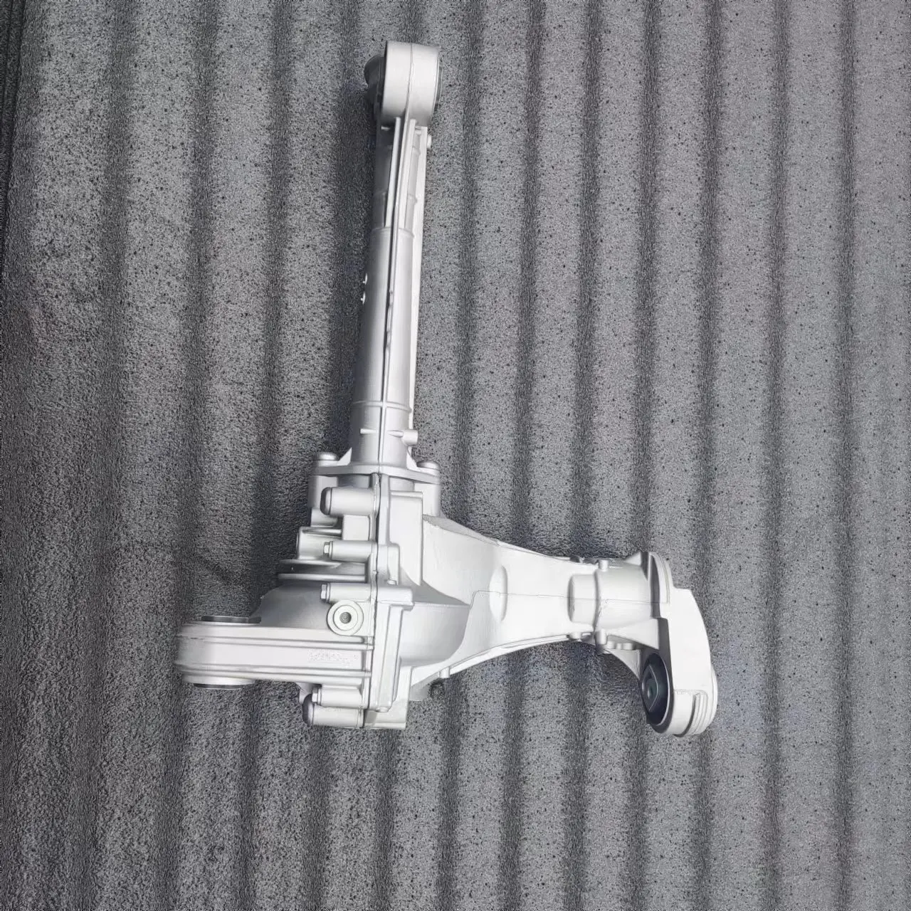 Original Transfer Case Rear differential axle Front differential For AUDI Q7 Gear ratio 37:10
Original Transfer Case Rear differential axle Front differential For AUDI Q7 Gear ratio 37:10